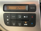 オートエアコンがついていますので、簡単操作で快適に過ごせます。希望の温度に自動調整してくれるのが便利です。