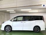 両側パワースライドドア付きだから、狭い駐車スペースなどでの 乗り降りラクラク!小さなお子さまのいるご家庭には嬉しい装備。