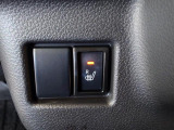 運転席にはシートヒーターを装備。