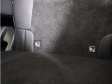 ◆ISOFIX◆シートベルトいらずでチャイルドシートと固定金具を連結するだけでガッチリ固定できます。