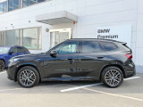 BMWではロングホイールベースの採用をしており、すべての車種に適用され、走行中の安定感の向上されております。また室内空間の広さにも貢献しております。