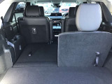 後部座席を倒すとかなりの広さがあり大きな荷物もラクラク積めますよ!