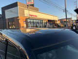 中古車という商品の特性ルーフには子キズや塗装しみ細かな凹み等があります