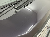 ボンネットにキズ、ウォータースポット跡あります。