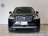 【キドニーグリル】BMWは約90年もの間、ほぼ全ての車両にひと目でBMWだと分かるこの特徴的なフロントグリルが備えられ、デザイン・アイコンとして親しまれてきました。