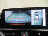 パノラミックビューモニター搭載。カメラで車両周囲の状況を映し出すため、狭い場所での駐車などに役立ちます。
