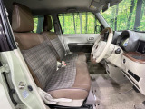 運転席シート廻りは使用感も少なく、良好な状態となっています。丁寧に使われていたことがよくわかりますね。