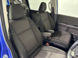 ■運転席にはシート高を調整できるハイトアジャスターが装備され、幅広いシートポジションの設定が可能になっております