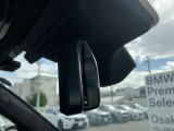 自動防眩機能を備えたルームミラー。ETC車載器を搭載しておりスタイリッシュかつ機能性を兼ね備えております。