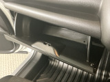 【グローブボックス】収納スペースが沢山あるので車内が散らからずに助かります。ちょっとした物を入れるのにいいですね♪