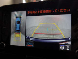 パノラミックビューモニターを装備。車を上から見たような映像が確認できますよ