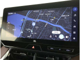 純正ナビを装備。タッチパネル式で使いやすく、お出かけもラクラクです。