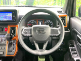 【純正革巻きステアリング】上質な革を使用することで、手にしっかり馴染みとても運転しやすいハンドルです♪