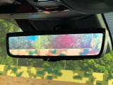 【デジタルインナーミラー】後席の大きな荷物や同乗者で後方が確認しづらい時でも安心!カメラが撮影した車両後方の映像をルームミラー内に表示。クリアな視界で状況の確認が可能です!