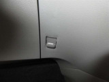 レジ袋も掛けられる、収納式のフックです。