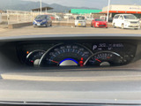 速度や燃料残量など、運転に必要な情報をまとめて確認できる配置です。表示が運転席正面に集まり、走行前の確認や日常の運転時にも役立ちます。