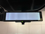 バックミラーに映像も映ります☆たくさんの荷物や大勢の人が乗っても視界問題なしです☆ワンタッチで普通の鏡にも切り替えできるので安心ですよ☆