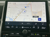 現在地周辺の道路や地名が表示され、縮尺変更や目的地の検索にも対応。出発前に行き先を確認しやすく、慣れない場所への移動でも役立ちます。
