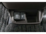 スマートフォンなどの音楽再生が可能なUSB接続ジャック装備車両です♪♪♪
