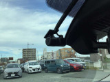 今話題のドライブレコーダーも付いています。