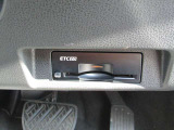 ETCは運転席右下にあります。