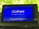 タッチ操作に対応した画面と、周囲にまとめられたボタンで機能を確認しやすい構成です。ナビやオーディオを使う際も、目的の操作を選びやすく便利です。