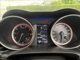 スタイリッシュで見やすいモニターで運転が楽しくなります。