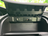 ETC車載器を備えており、対応する料金所ではETCカードを利用したスムーズな通過に役立ちます。高速道路や有料道路を利用する機会がある方に、日々の移動を支える便利な装備です。