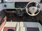 【インパネ】正面からのビュー。視界良好で運転しやすいです。各種ローン取り扱いしております!お気軽に御相談ください。
