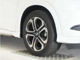 ◆純正アルミホイール装着車◆これで足元まわりも、おしゃれにきまります!