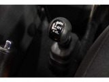 【4WD-L】急な坂道、砂地、ぬかるみなど特に大きな駆動力を必要とするときに使用します。
