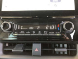 オートエアコンを装着しておりますので車内をお好みの快適な温度に保つことが可能です!