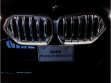 【キドニーグリル】BMWは約90年もの間、ほぼ全ての車両にひと目でBMWだと分かるこの特徴的なフロントグリルが備えられ、デザイン・アイコンとして親しまれてきました。