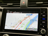 周辺の道路や施設が地図上に表示され、現在地から目的地までのルート確認に便利です。交差点や川なども見分けやすく、道順を把握しやすい画面です。