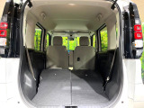 普段のお買い物や通勤、送迎等に十分な荷室スペースを確保しております。セカンドシートを倒すと、大きな荷物の積載も可能です♪
