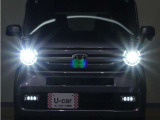 LEDヘッドライト(オートハイビーム機能付)が搭載されており、遠くまで明るく均一に照らし、高速道路等での安心感が向上しております。