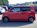 【セキュリティアラーム】車両の盗難や不正侵入を防止するための警告装置が付いています。警告音やハザードランプの点滅で周囲に異常を知らせてくれます