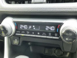 オートエアコン付き。1年中快適な室内を提供!