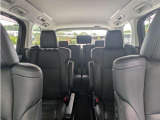 「中古車ハイブリッド保証」付き。ハイブリッド機構を無償で保証します。保証期間は、初度登録年月から10年目まで、またはロングラン保証が終わってから3年間。ただし累計走行距離が20万km以内です。
