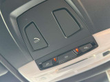 SOSコール装備です。緊急時は遠慮なく押してください。BMWメーカーエマージェンシーに直結致します。