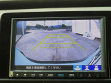 バックカメラが装備されているので後退時に車両の後ろ側をモニター画面に表示します!車庫入れなどでバックする際に後方確認ができて便利です!車庫入れが苦手な人もこれで安心です!