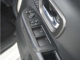◆パワーウィンドウスイッチ◆運転席から全席の窓の開閉操作を行うことが出来いつでも換気ができます!