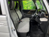 運転席シート廻りは使用感も少なく、良好な状態となっています。丁寧に使われていたことがよくわかりますね。