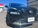 【アダプティブLEDヘッドライト】対向車がいてもハイビームを維持!または、ハイビームとロービームを自動切り替え!視認性の高い状態が維持されます!