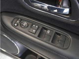 ◆パワーウィンドウスイッチ◆運転席から全席の窓の開閉操作を行うことが出来いつでも換気ができます!