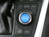 マルチテレインセレクト機構搭載。路面状況に合わせて4WD・ブレーキ・駆動力などを制御します。