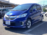 雨の日は中古車は選びにくいですよね。でも当店なら安心です。電話予約を頂ければ屋根下へ移動させて頂きます。雨でもじっくりご検討いただけます。