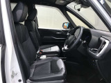 高いホールド性で運転姿勢が安定します。長距離ドライブでも疲れにくいのが魅力です。快適なドライビングライフをお送りください♪