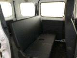 ゆとりある広々とした車内空間は、ドライブを始め買い物やレジャーなど、幅広く活躍します。一人でもみんなとでもお出かけを楽しみましょう!