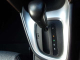 前進時や後退時に使うシフトレバーは、操作が楽でストレスなく運転を楽しめます♪